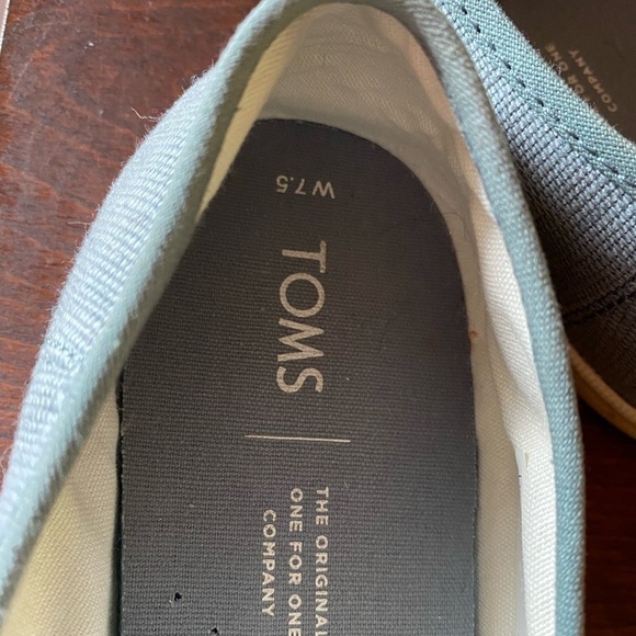 Womens TOMS slide on shoe - Picture 2 of 5